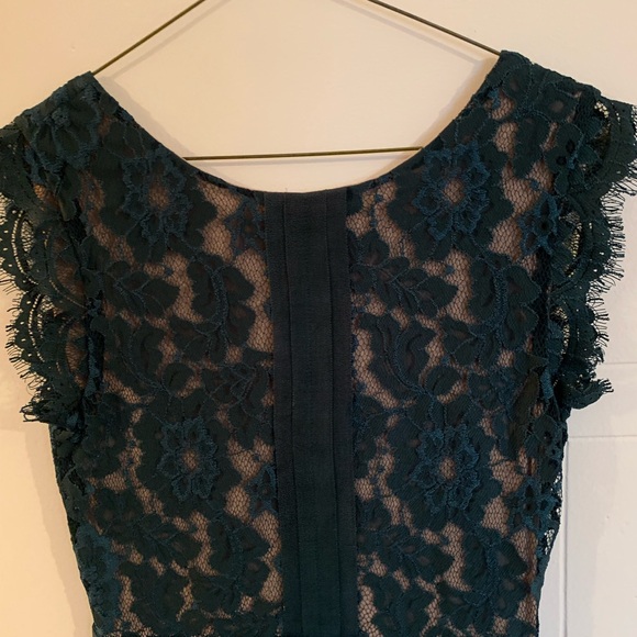 Beautiful Bedo lace dress -XS - Picture 2 of 9